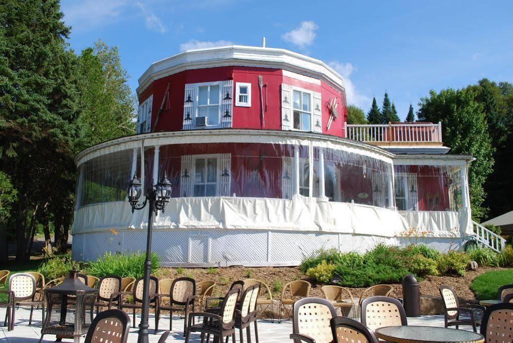 Auberge De La Tour Du Lac Sainte-Agathe-des-Monts Buitenkant foto